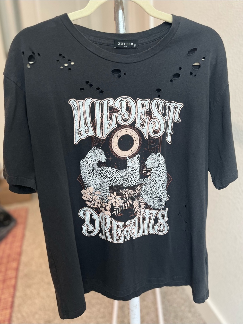 Zutter "Wildest Dreams" Leopard Graphic Tee